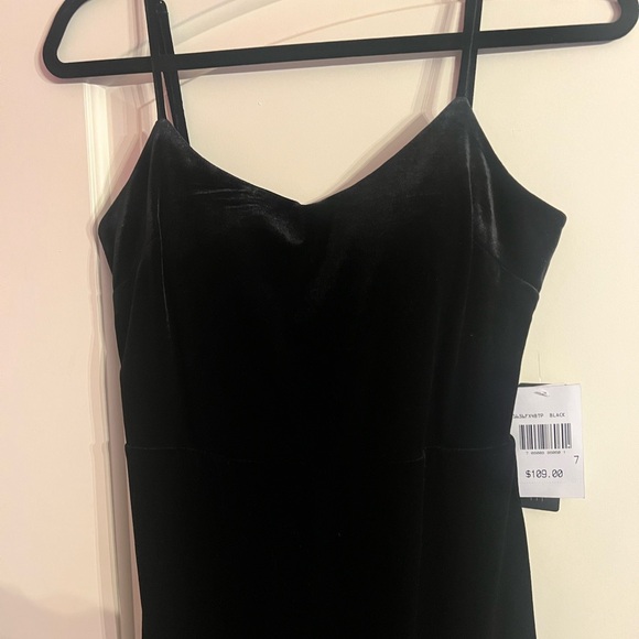 City Vibe: Scoop Neck Long Black Velvet Evening Gown with Rhinestone Fringe - Picture 9 of 13